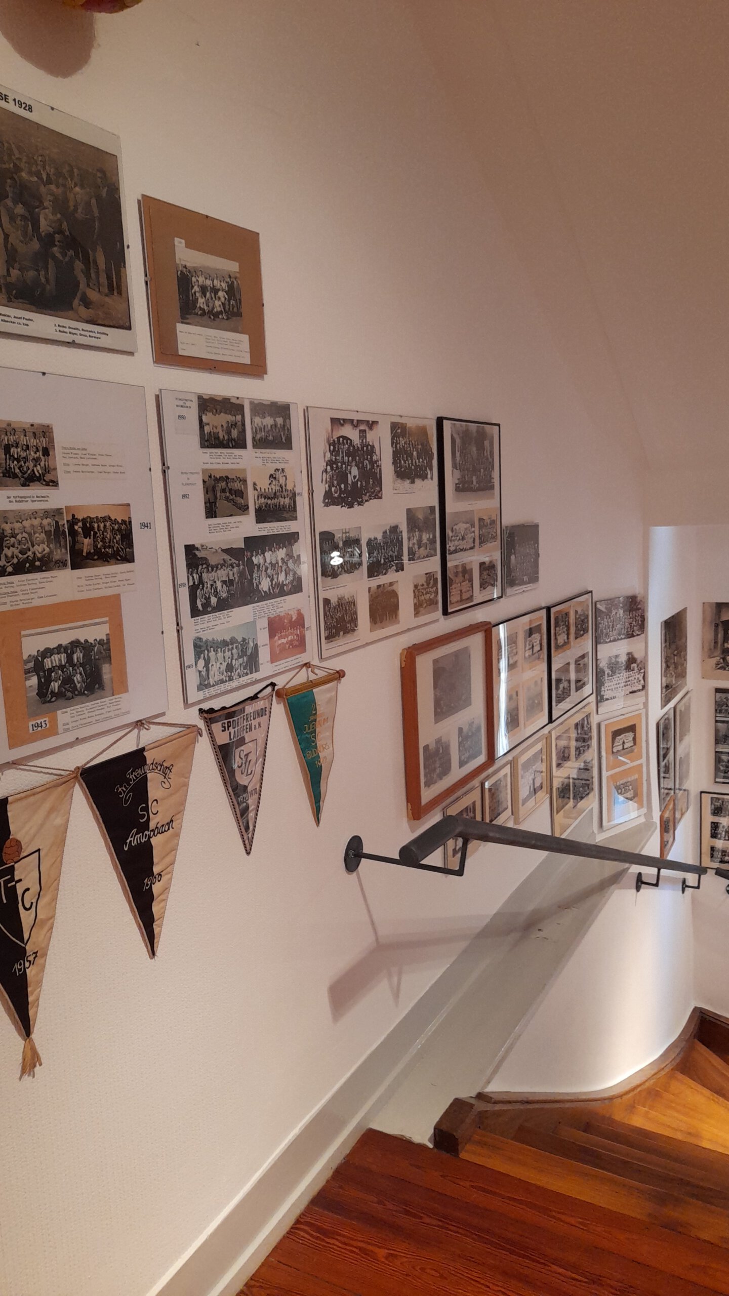 Historische Fotos mit Vorfahrengalerie